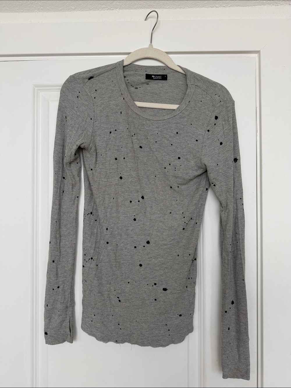 Michael Lauren Distressed Long-Sleeve Gray Ribbed Top - Picture 1 of 2